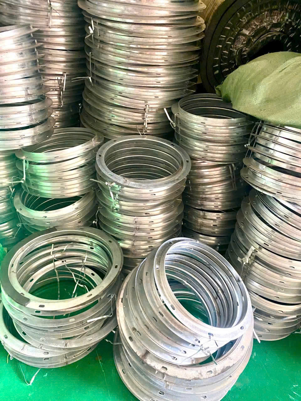 Bích V nối ống tròn 